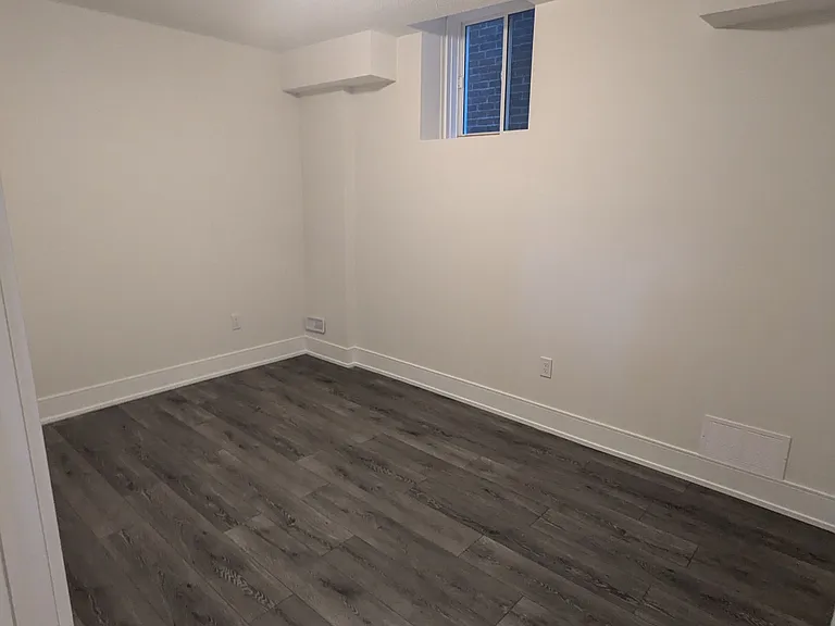 193 Rowe St #BASEMENT — Photo 6