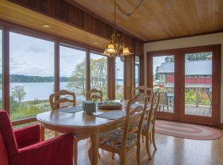 15355 Washington Ave NE, Bainbridge Island, WA 98110