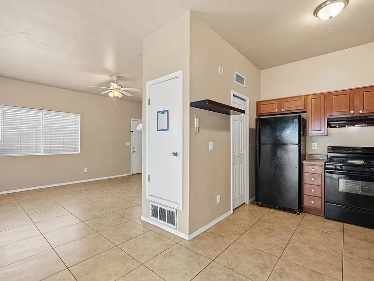 213 W Virginia St — Photo 8