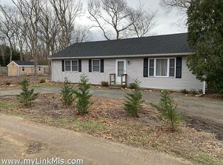 75 Carol Ln, Oak Bluffs, MA 02557