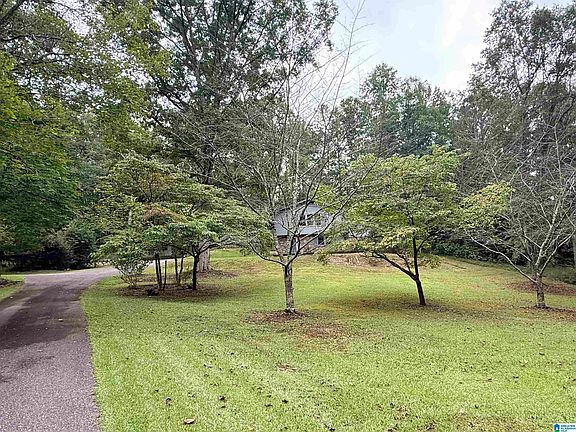 3rd image of 208 Earl Roberts Rd
