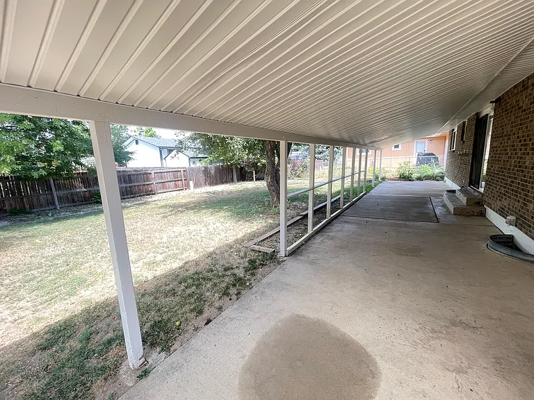 1539 Pratt St — Photo 26