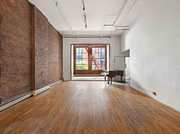 143 Greene St APT 2, New York, NY 10012