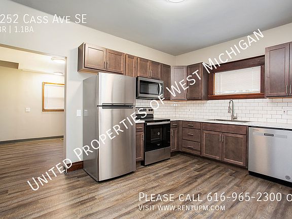 5th image of 1252 Cass Ave SE