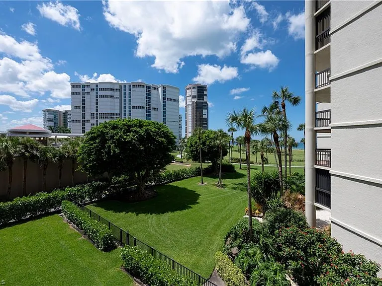 4551 Gulf Shore Blvd N #306 — Photo 6