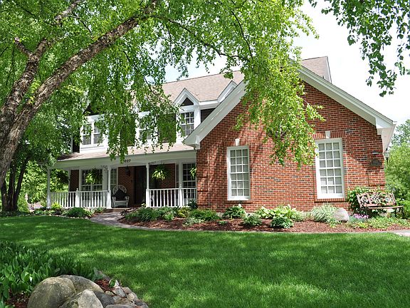 3rd image of 1027 Woodside Dr