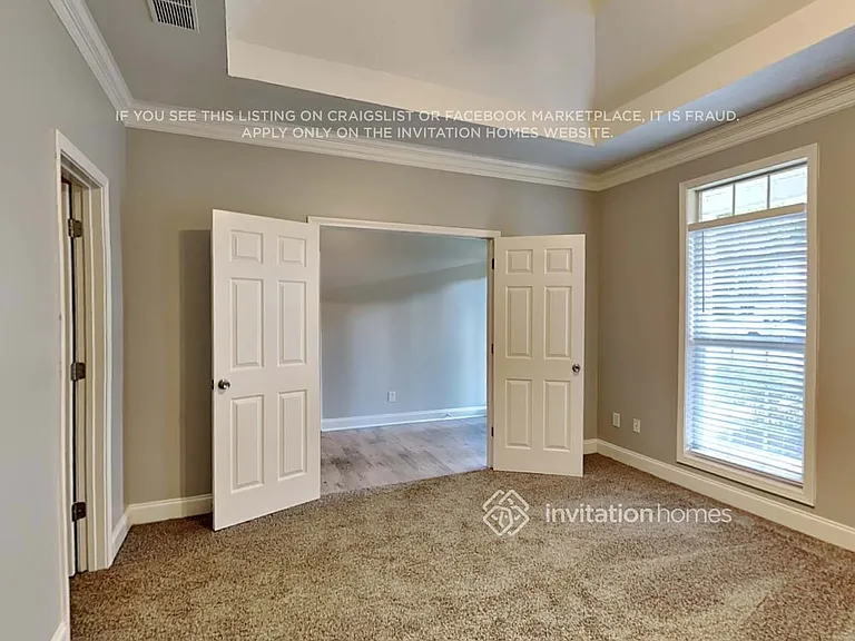 2015 Towne Park Dr — Photo 8