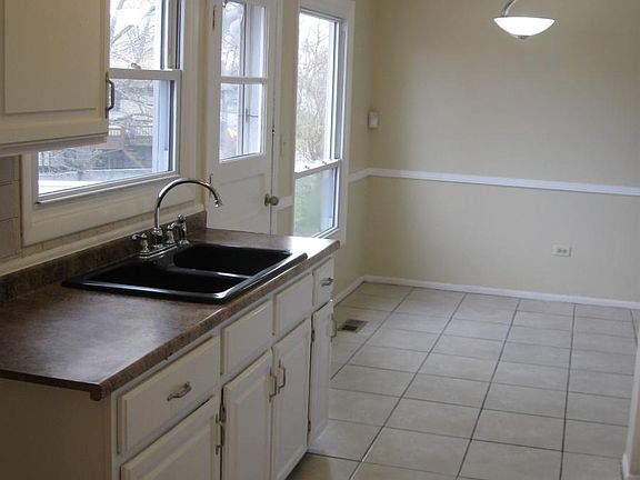 5th image of 1041 Bradfield Ct