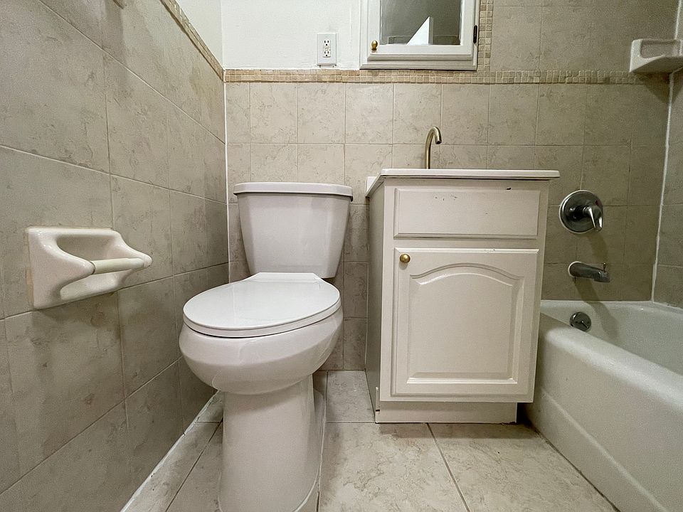 2nd image of 25 E 17th St #8E