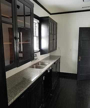 5th image of 747 W Theo Ave