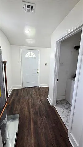 1822 Cambronne St — Photo 7