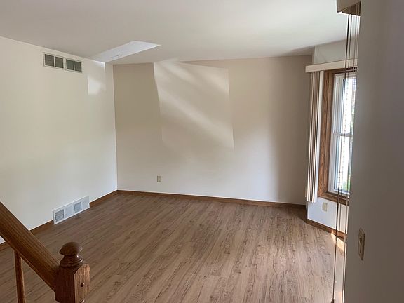 4th image of 7002-7004 Longmeadow Rd