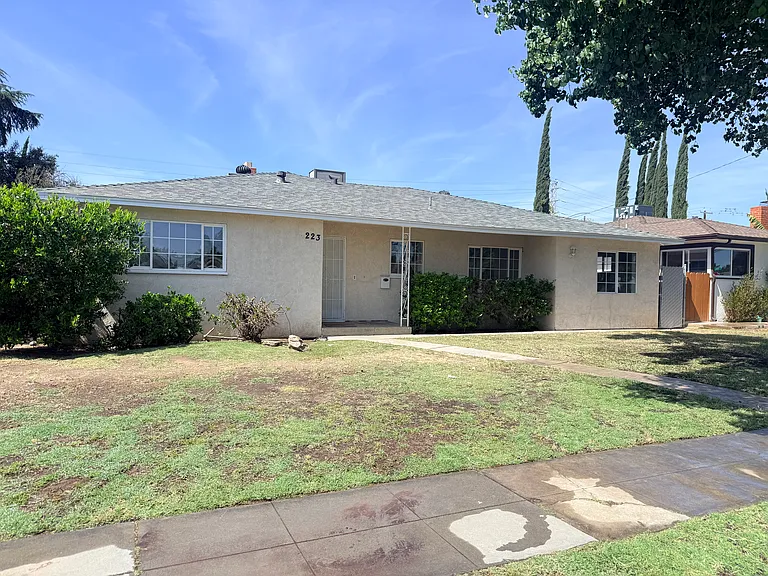 223 E Robinson Ave — Photo 36