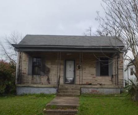 1st image of 1924 S Park St