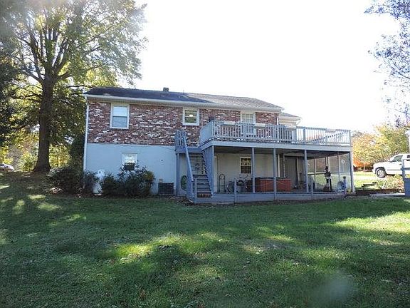 3rd image of 108 Hollywood Dr