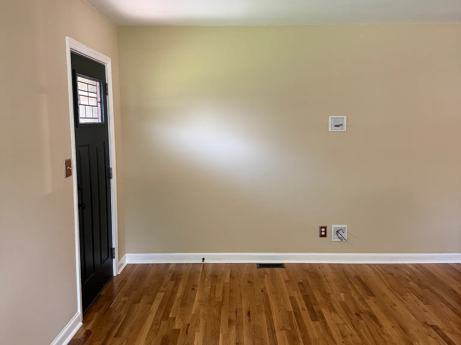 3 bed, 1090 sqft, $1,800 — Photo 4
