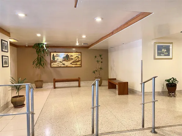 13705 Franklin Avenue #6L, Flushing, NY 11355