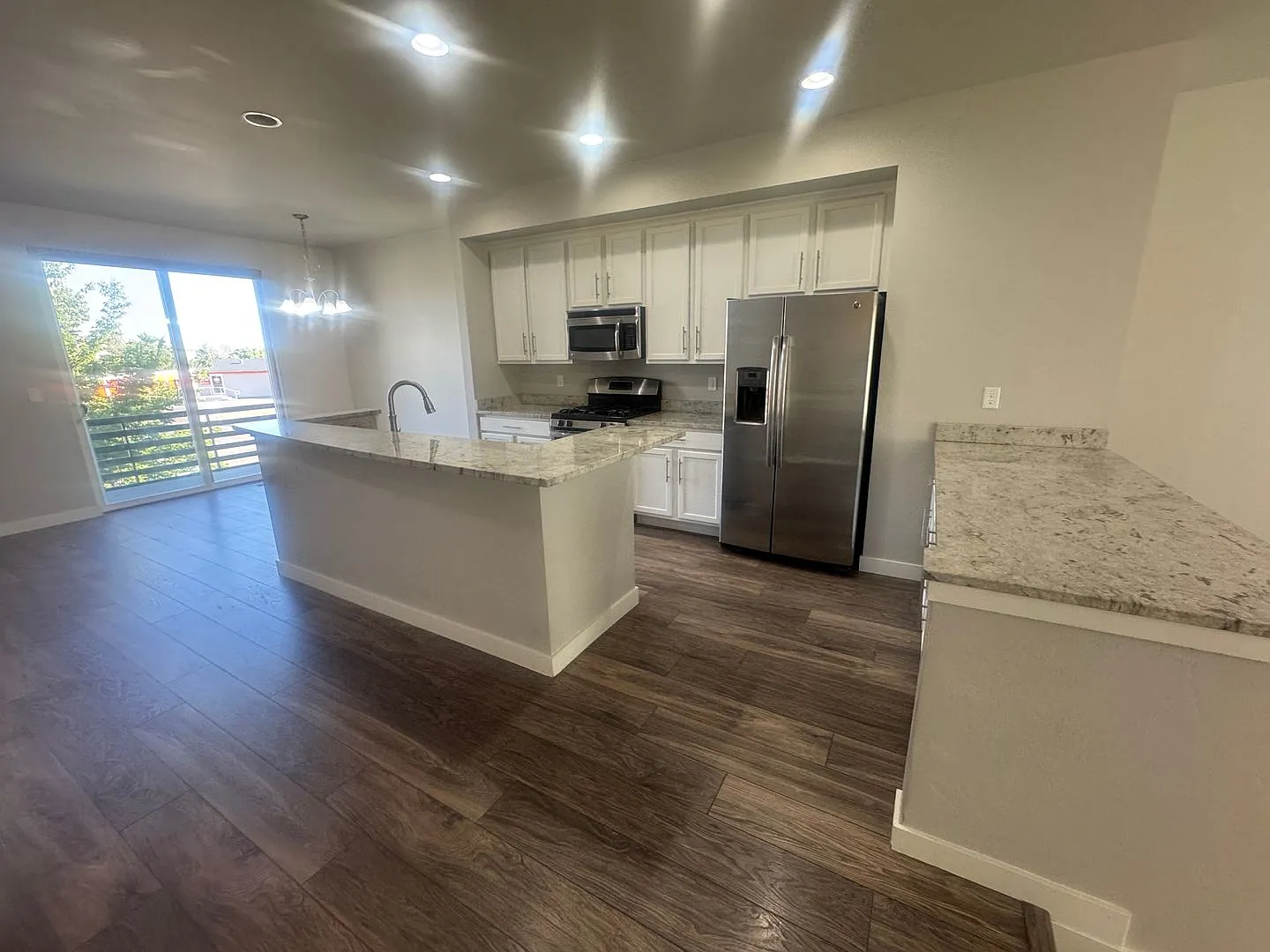Incredible Herriman Townhome for rent! — Photo 2