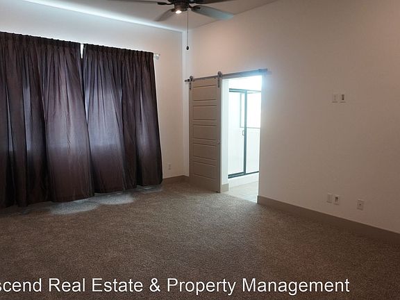 4th image of 9425 Parkwood Manor Dr