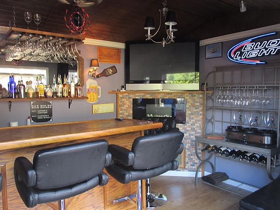 3rd image of 444 Barbados Way