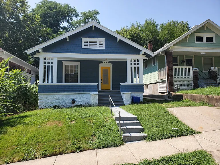 438 N Drury Ave — Photo 3