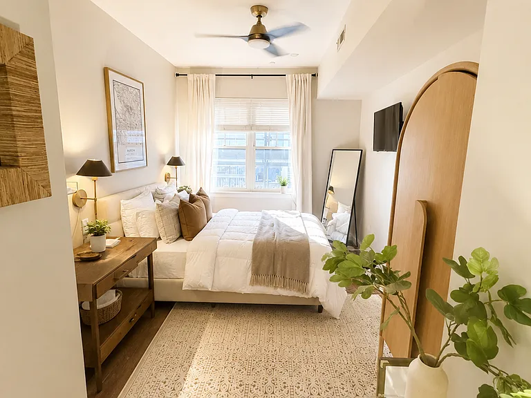 170 W Broadway #205 — Photo 11