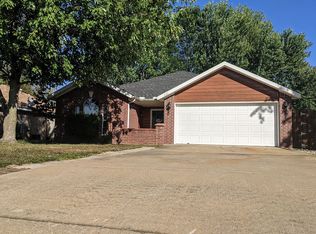 605 Bliss Cir, Centerton, AR 72719