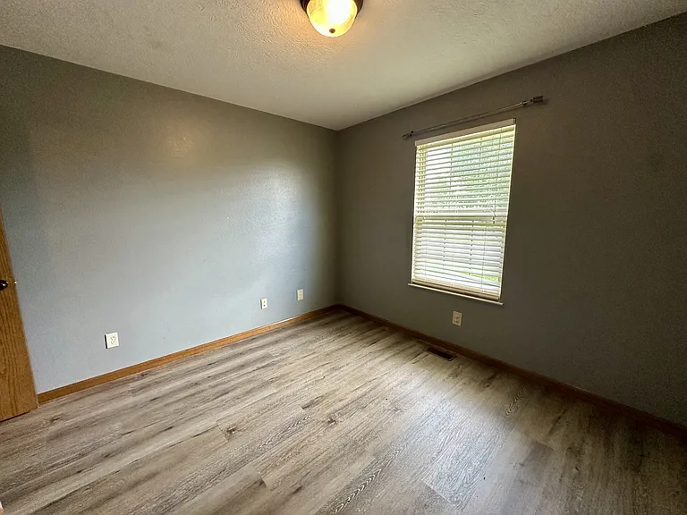 415 W Westgate Dr — Photo 9