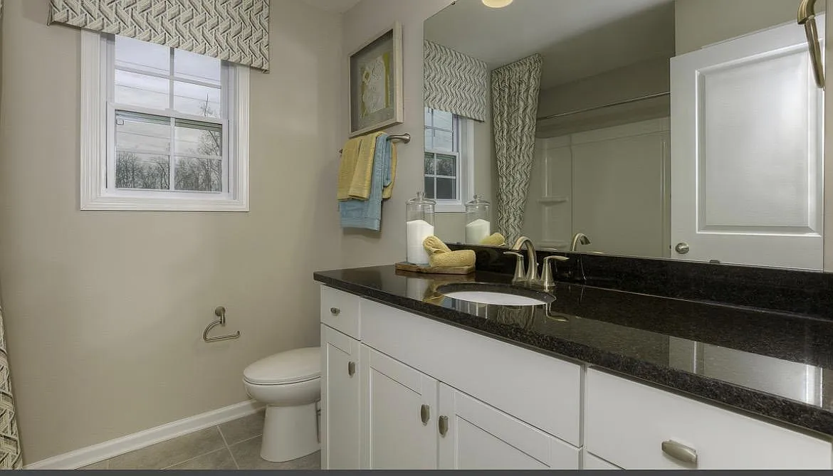 4 bed, 2558 sqft, $2,495 — Photo 3