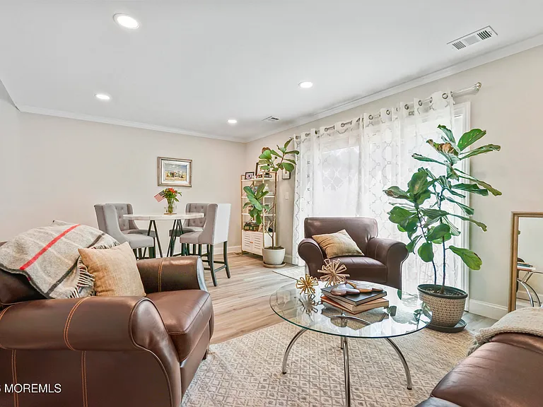 2 Joyce Ct — Photo 13