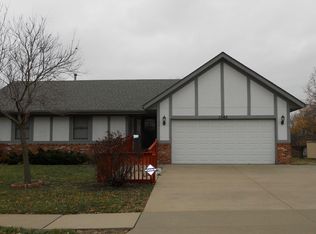 1045 SW Harvey St, Topeka, KS 66604