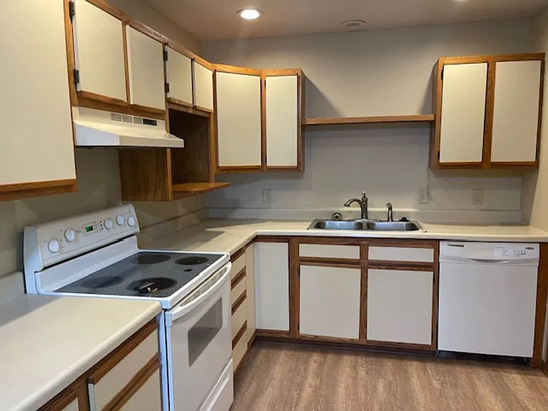 108 W Olive St — Photo 7