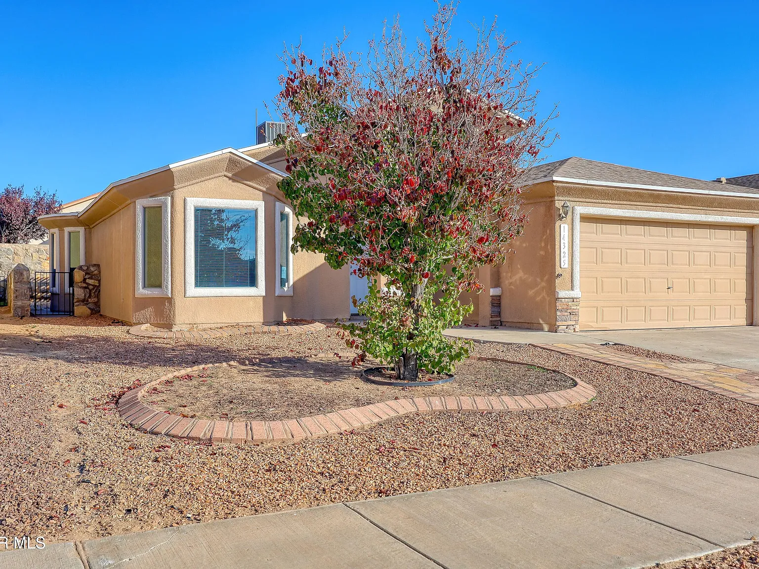 3 bed, 2.0 bath, 1516 sqft, $1,795 — Photo 3