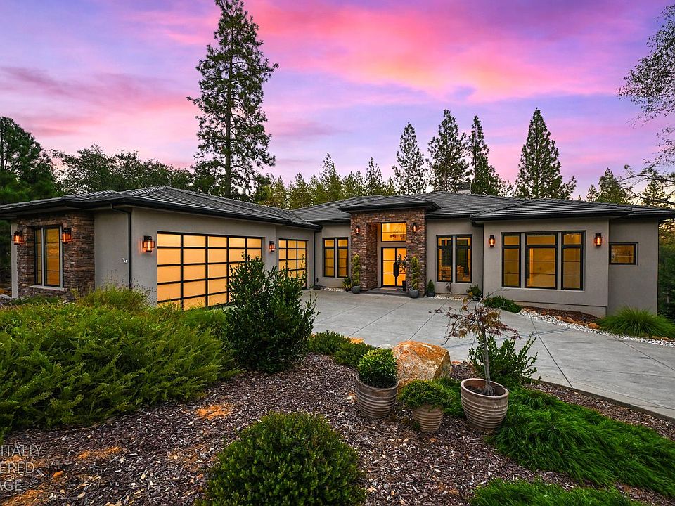 1st image of 1455 Lodge View Dr