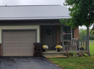 1090 Ann Ln, Harrisburg, OH 43126
