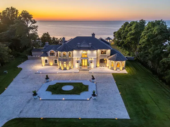 3875 Hallock Ln, Mattituck, NY 11952