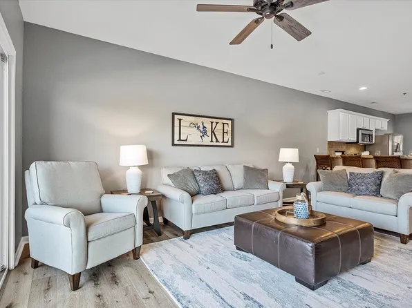 138 Oak Harbor Dr #2A, Camdenton, MO 65020