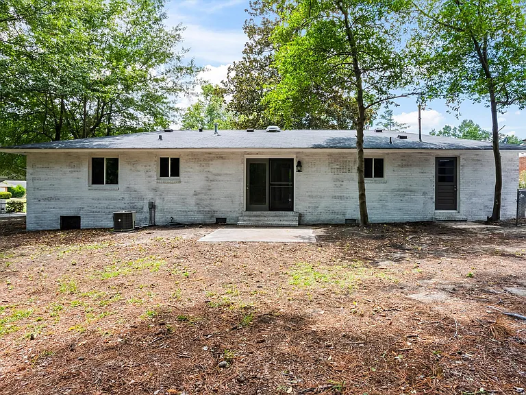 1728 Sandalwood Dr — Photo 34