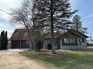 8070 S Chapin Rd, Saint Charles, MI 48655