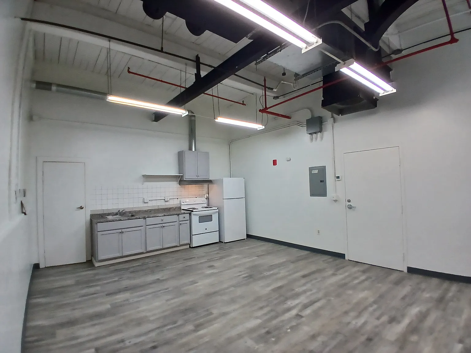2 bed, 910 sqft, $1,600 — Photo 3
