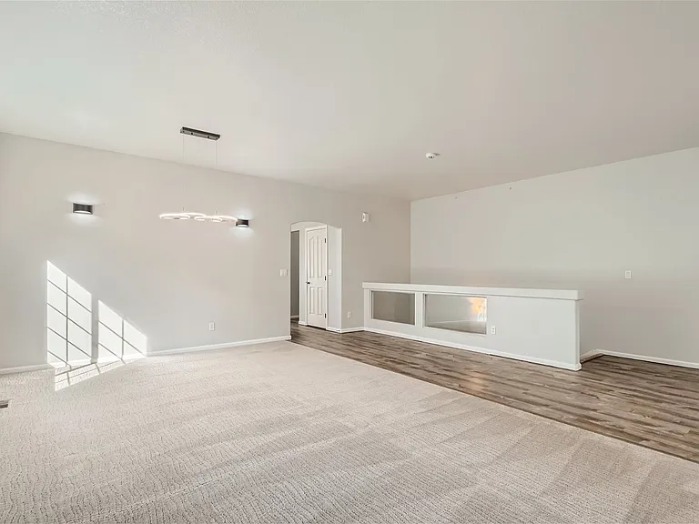 5489 Netherland St — Photo 7