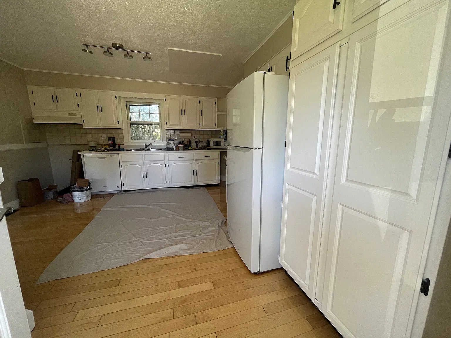 3 bed, 1.5 bath, 1508 sqft, $2,200 — Photo 3