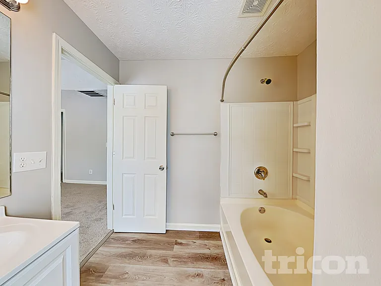 1455 Enchanted Forest Dr — Photo 9