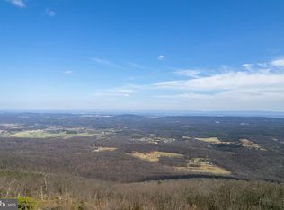 951 Bobcat Trl, Winchester, VA 22602