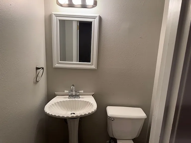1711 San Saba St — Photo 11