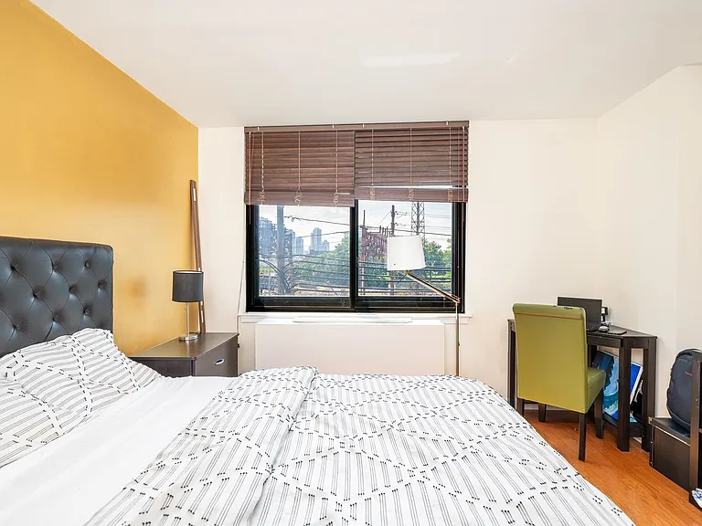 700 Grove St #4N — Photo 8