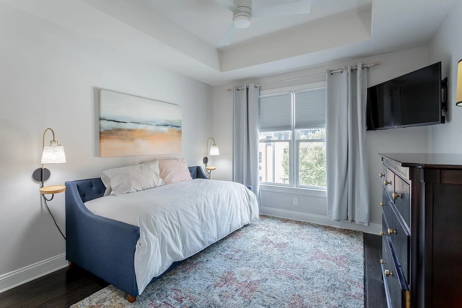 2 bed, 975 sqft, $2,250 — Photo 4