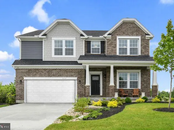 8 Regent Cir, Hagerstown, MD 21742