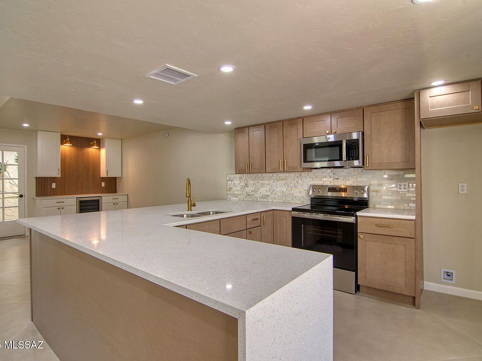 1st image of 3033 N Placita Chorro