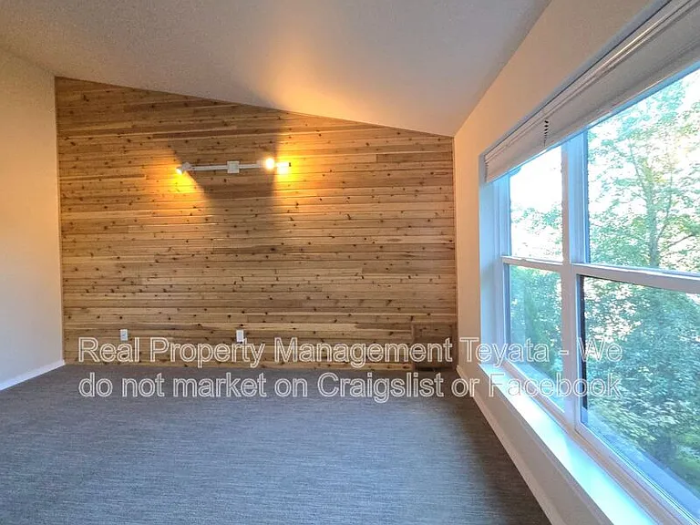 816 20th St #100 — Photo 24